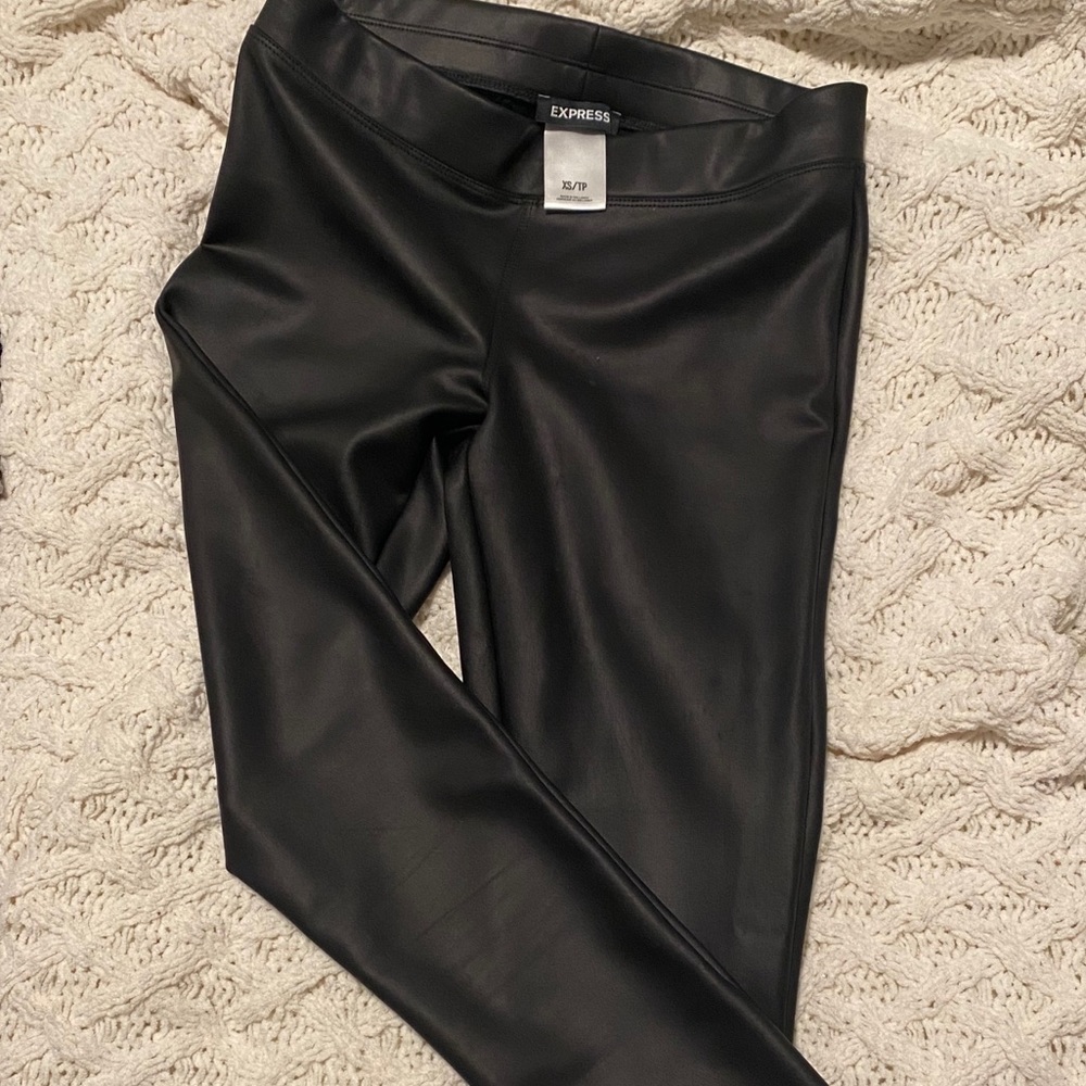 Leather-like leggings